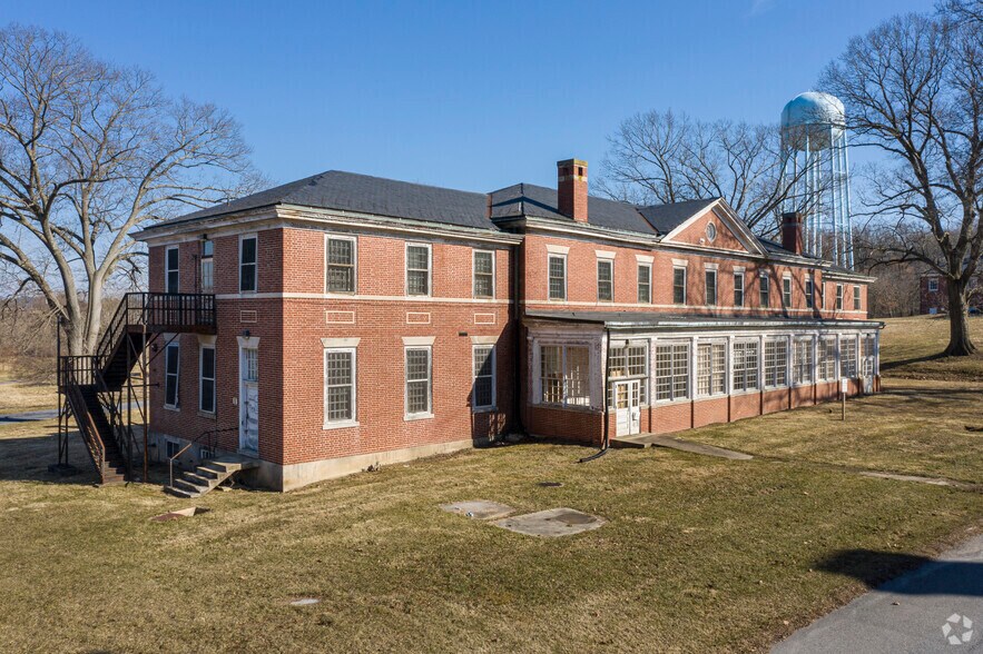 Warfield Ave, Sykesville, MD à vendre - Photo principale - Image 1 de 5