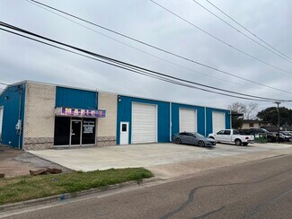 Plus de détails pour 3107 Red River St, Victoria, TX - Industriel à vendre