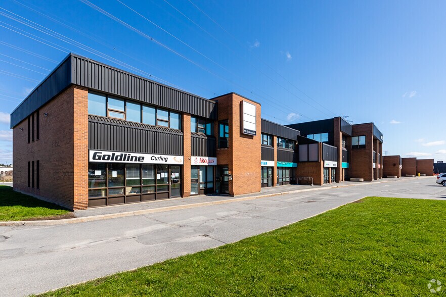 210 Colonnade Rd, Ottawa, ON à louer - Photo du bâtiment - Image 1 de 3