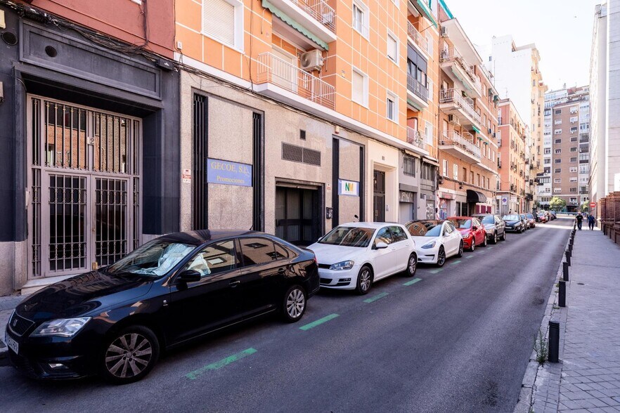 Multifamily in Madrid, Madrid for sale - Building Photo - Image 2 of 6