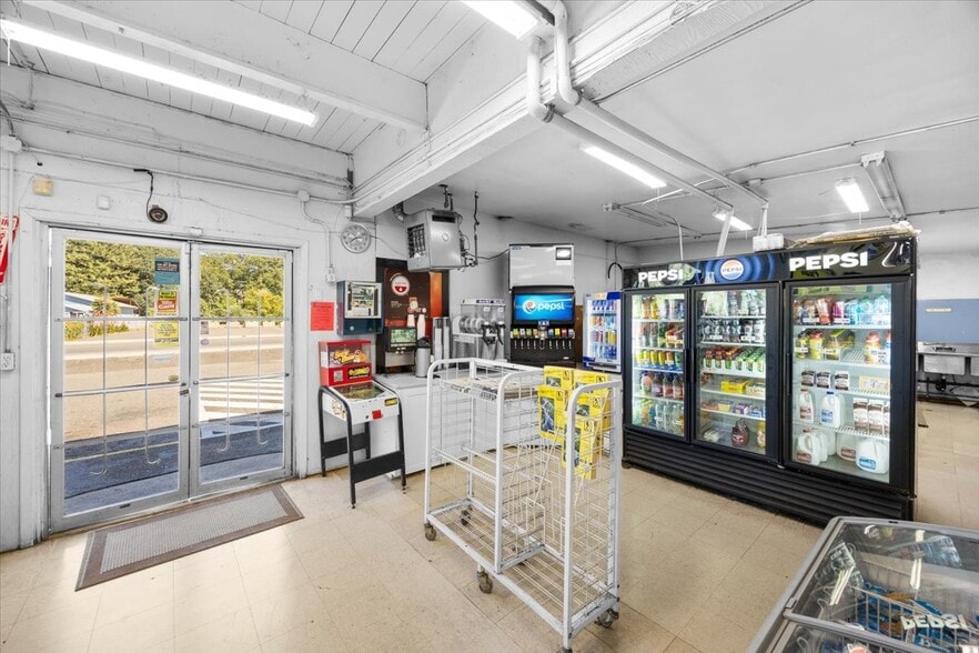 4432 Carnes Rd, Roseburg, OR à vendre - Photo du bâtiment - Image 3 de 18