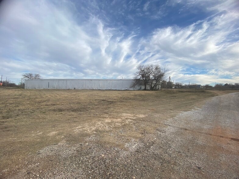 100 W 12th St, Sweetwater, TX à vendre - Photo principale - Image 1 de 8