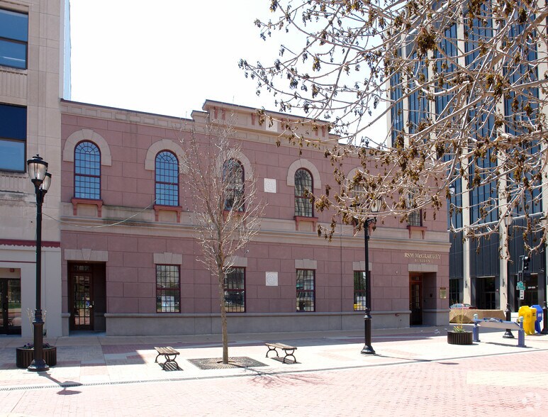 15 SW Old State Capitol Plz, Springfield, IL for sale - Building Photo - Image 2 of 83