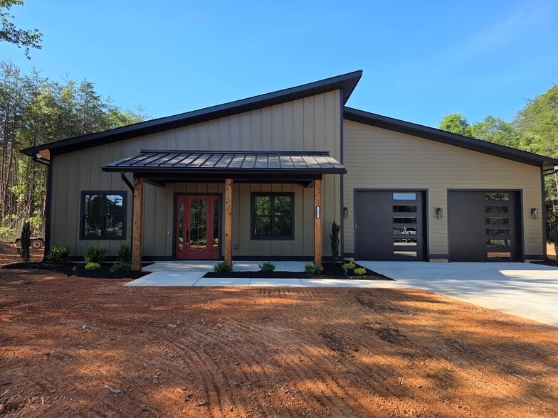 7401 Sherrills Ford Rd, Sherrills Ford, NC à vendre - Photo du bâtiment - Image 1 de 28
