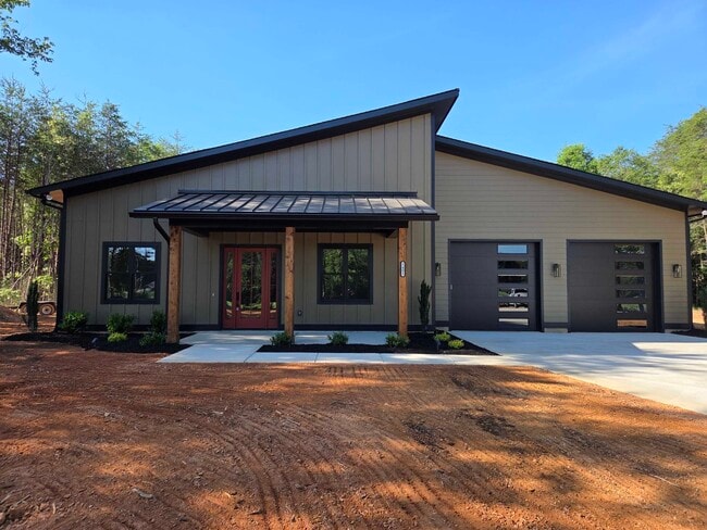 More details for 7401 Sherrills Ford Rd, Sherrills Ford, NC - Specialty for Sale
