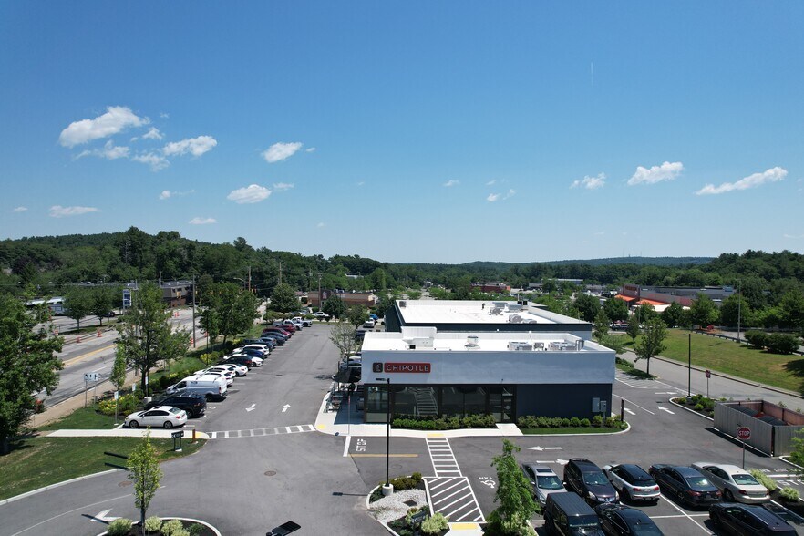 661 Boston Post Rd E, Marlborough, MA à louer - Photo du bâtiment - Image 3 de 10