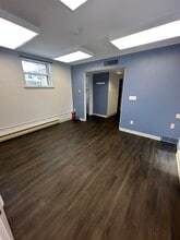 71 Cedar Ave, Hershey, PA for lease Interior Photo- Image 2 of 19
