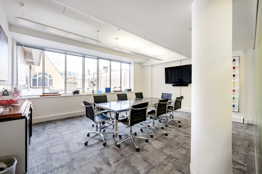 52-55 Piccadilly, London for lease - Building Photo - Image 2 of 7