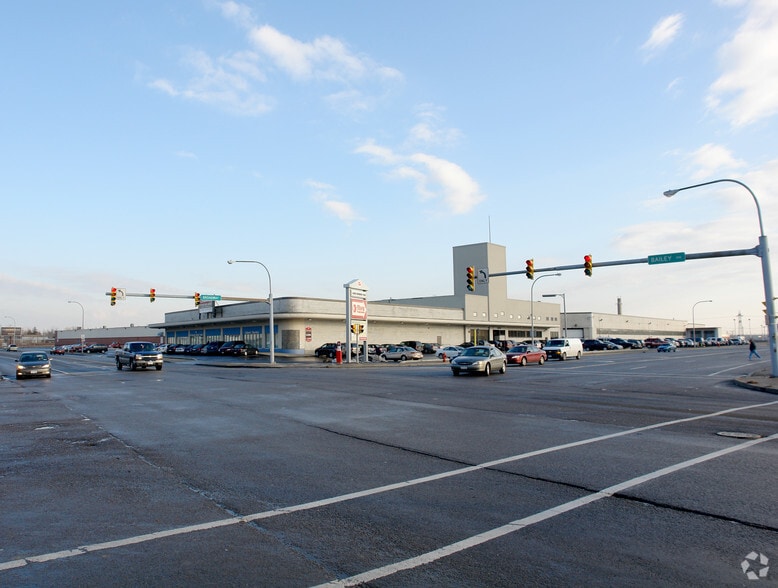 1700 Broadway St, Buffalo, NY for sale - Primary Photo - Image 1 of 12