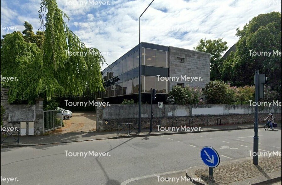 Office in Rennes for lease - Building Photo - Image 1 of 3