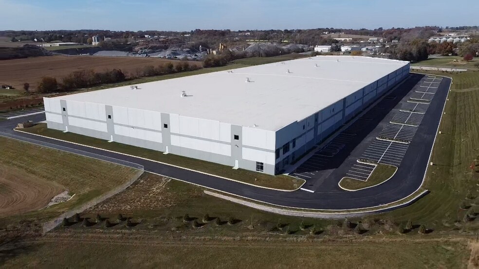 116 Cameron St, Elizabethtown, PA for lease - Building Photo - Image 3 of 8