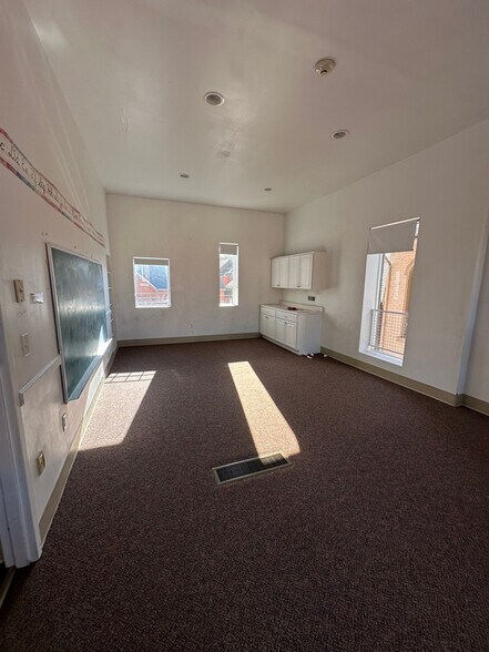 433 Franklin St, Buffalo, NY à louer - Photo du bâtiment - Image 3 de 9