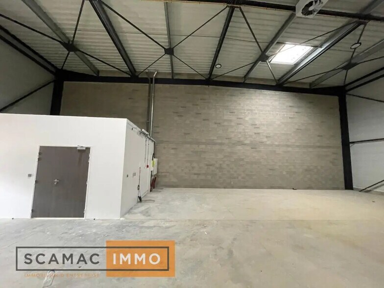 Office in Savigny-le-Temple for lease - Interior Photo - Image 3 of 4