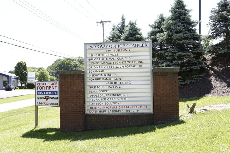 4280 Old William Penn Hwy, Monroeville, PA for lease - Building Photo - Image 2 of 17