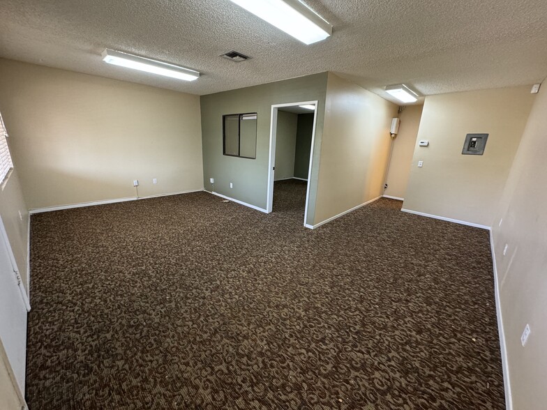 451 W Bonita Ave, San Dimas, CA for lease - Building Photo - Image 3 of 11