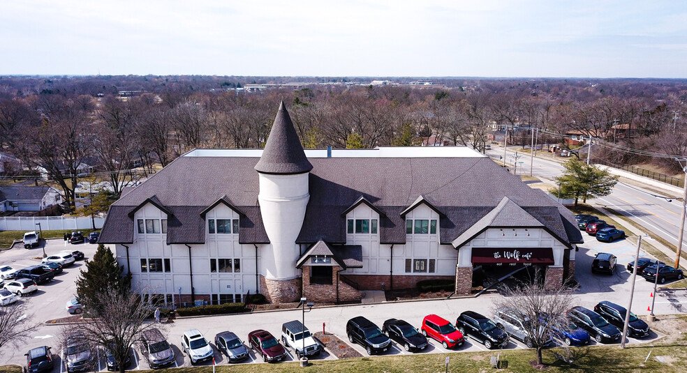 15480 Clayton Rd, Ballwin, MO à louer - Photo du bâtiment - Image 3 de 4