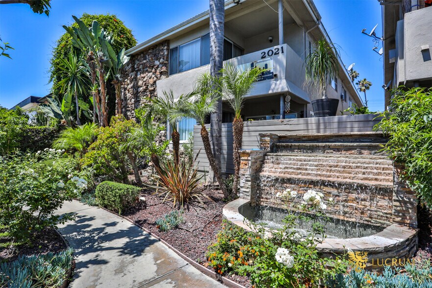 2015-2021 Chariton St, Los Angeles, CA à vendre - Photo du bâtiment - Image 1 de 25
