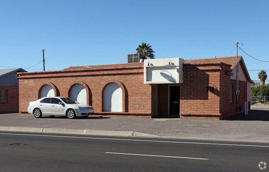 711 N Swan Rd, Tucson, AZ for sale - Building Photo - Image 3 of 3