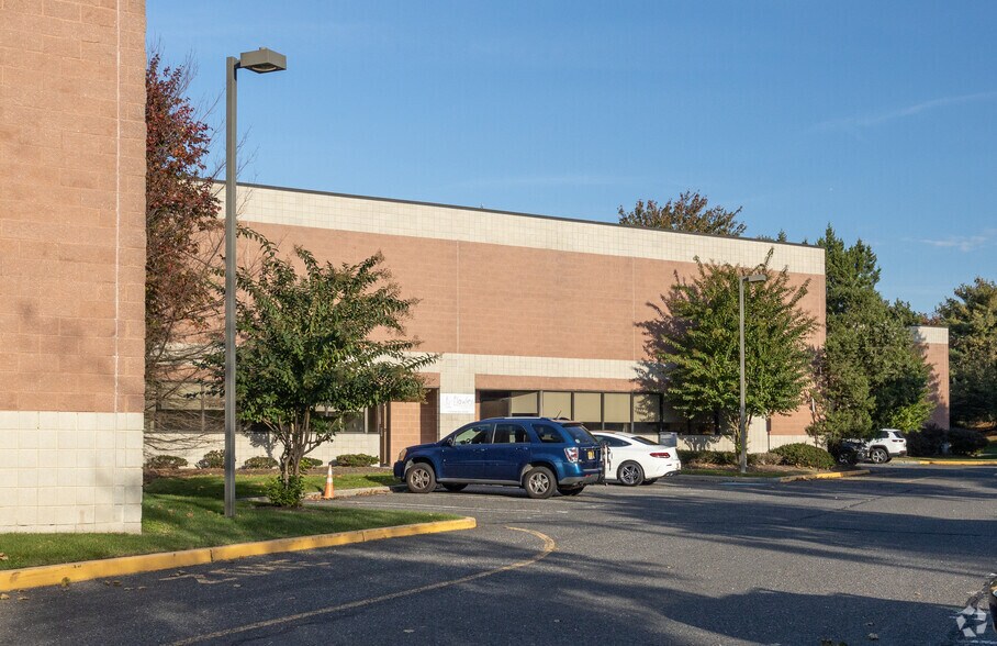 1750 Brielle Ave, Ocean, NJ à louer - Photo principale - Image 1 de 12