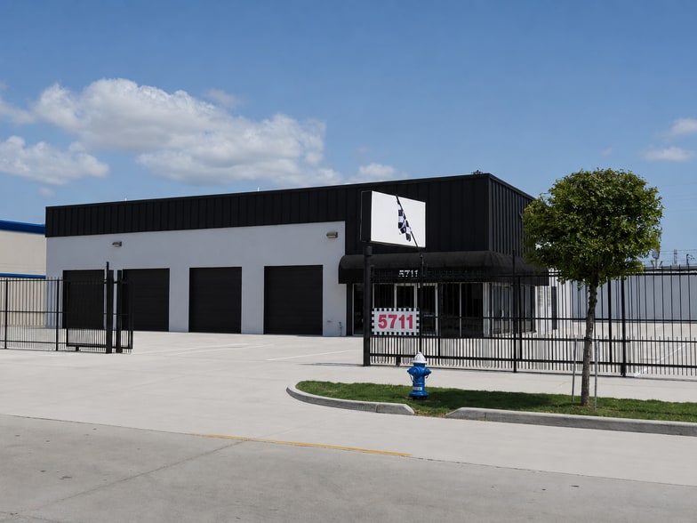 5711 Star Ln, Houston, TX for lease - Building Photo - Image 1 of 76