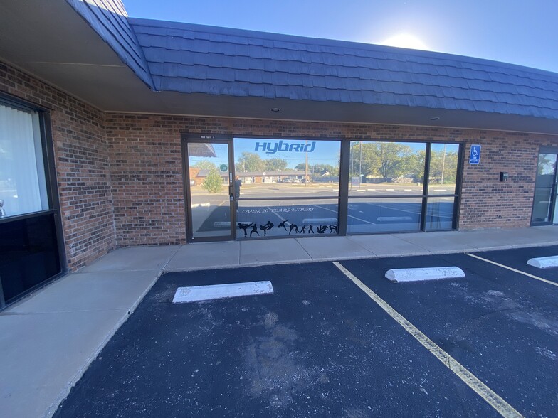 1650 S Meridian Ave, Wichita, KS for lease - Building Photo - Image 1 of 8