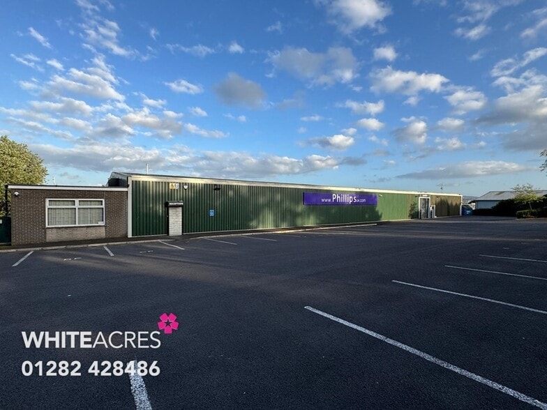 Philips Rd, Blackburn à vendre - Photo principale - Image 1 de 1