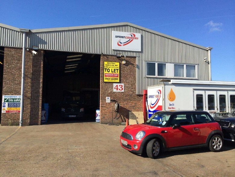 37-43 Laker Rd, Rochester à louer - Photo principale - Image 1 de 1