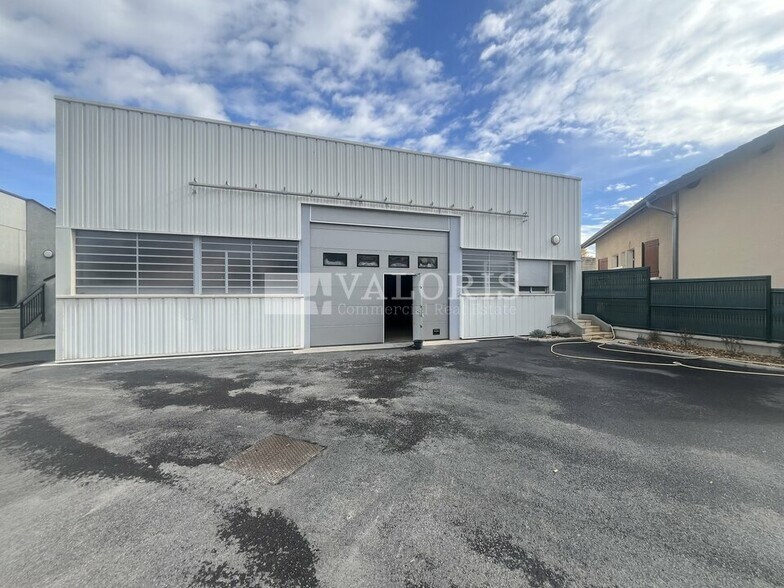 Flex in Villeurbanne for lease - Building Photo - Image 1 of 6