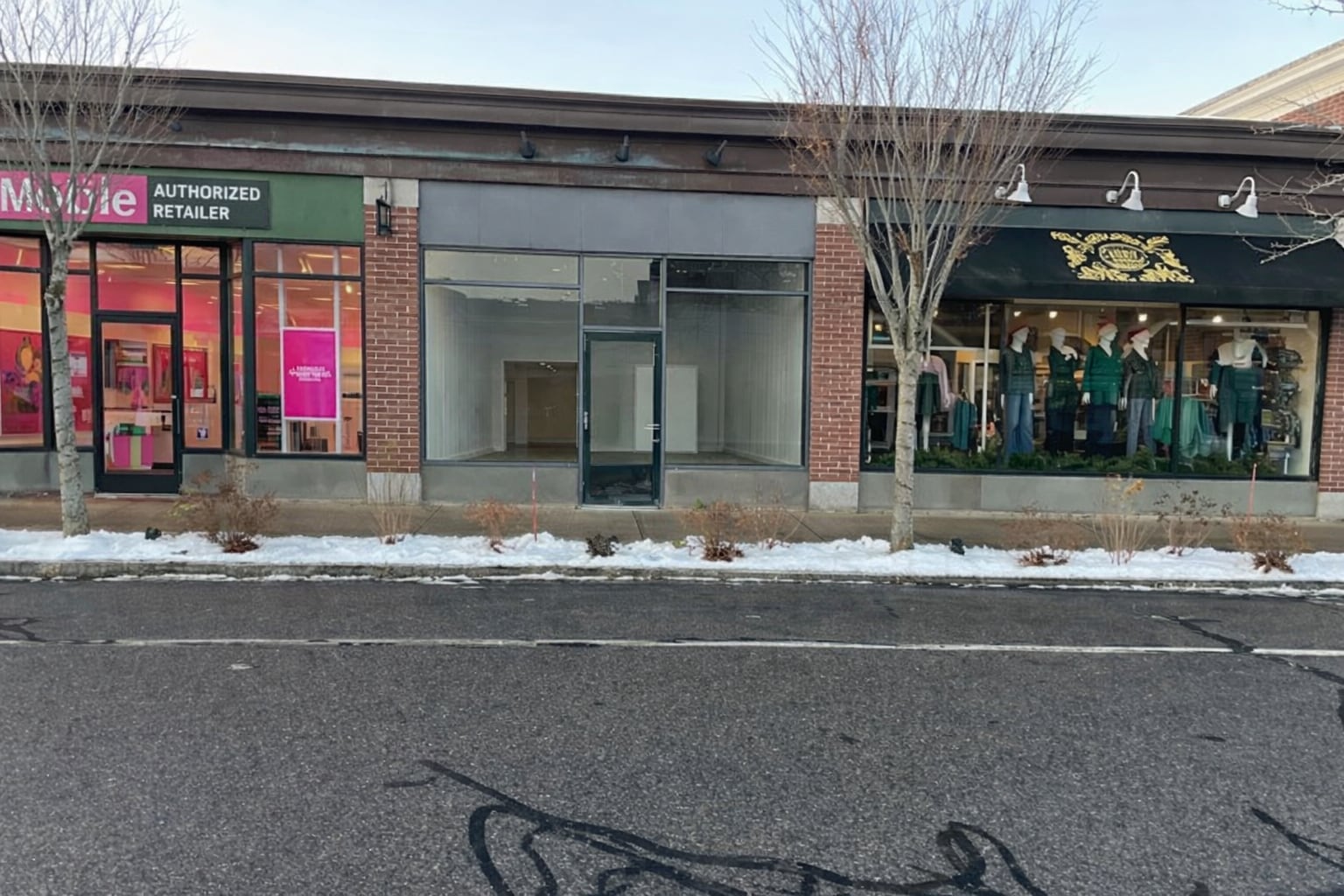 16-38 Nathan Ellis Hwy, Mashpee, MA for lease Interior Photo- Image 1 of 4