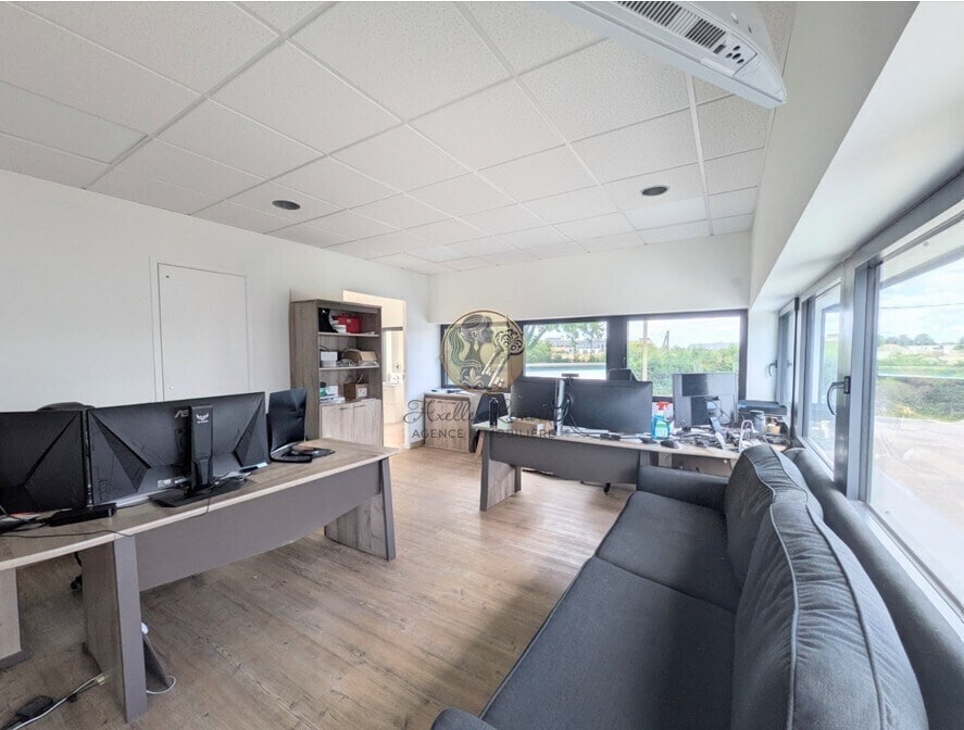 25 Rue Du Lyonnais, Saint-Priest, RHO 69800 - Unité Lot 1 - - Photo intérieure - Image 1 of 10