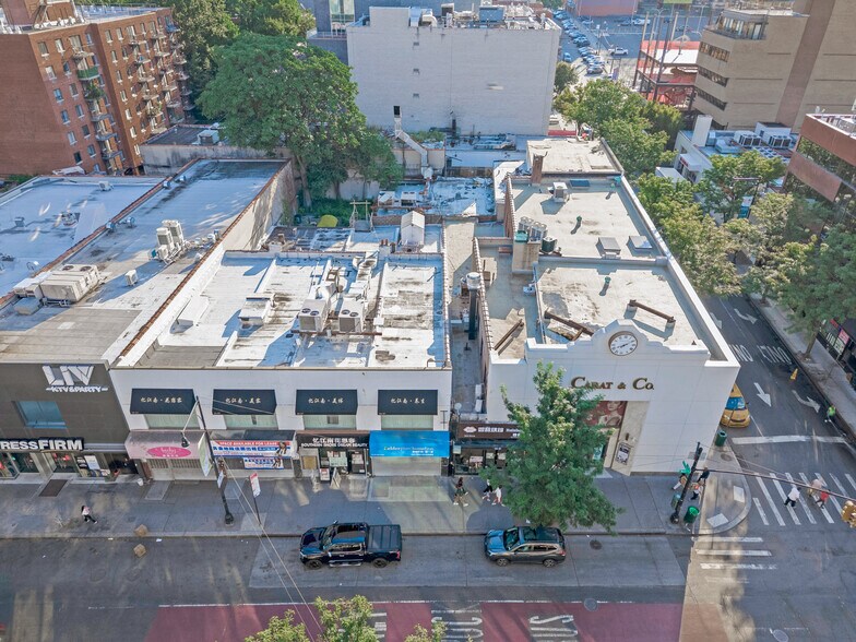 3653-3669 Main St, Flushing, NY à louer - Photo du bâtiment - Image 2 de 3