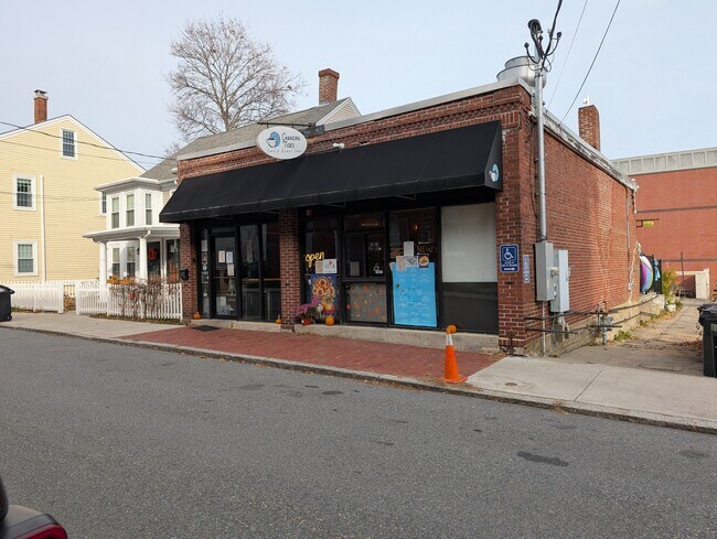 More details for 92 Pleasant St, Newburyport, MA - Retail for Sale