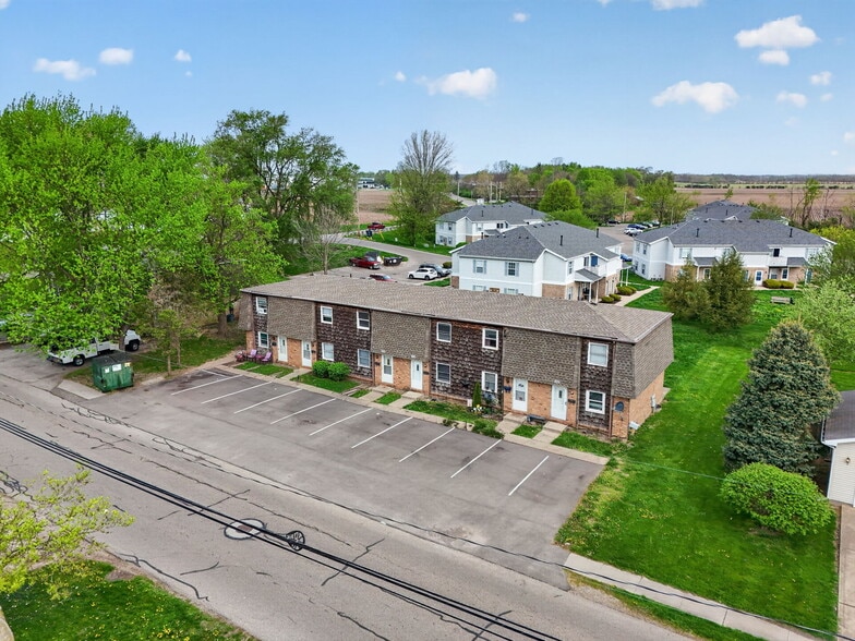 712 W Light St, Urbana, OH for sale - Building Photo - Image 2 of 7
