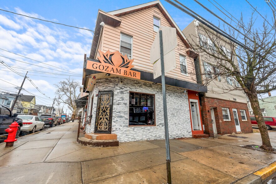 200 Hall Ave, Perth Amboy, NJ à vendre - Photo du bâtiment - Image 3 de 23