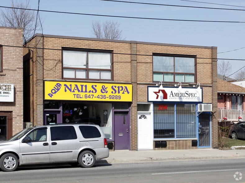 3094-3100 Lake Shore Blvd W, Toronto, ON à louer - Photo du bâtiment - Image 3 de 4