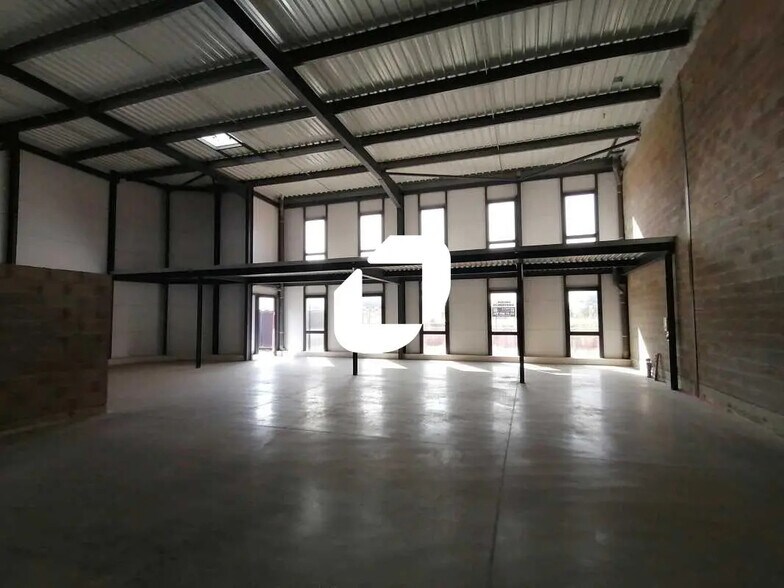 Flex in Sète for lease - Interior Photo - Image 3 of 10