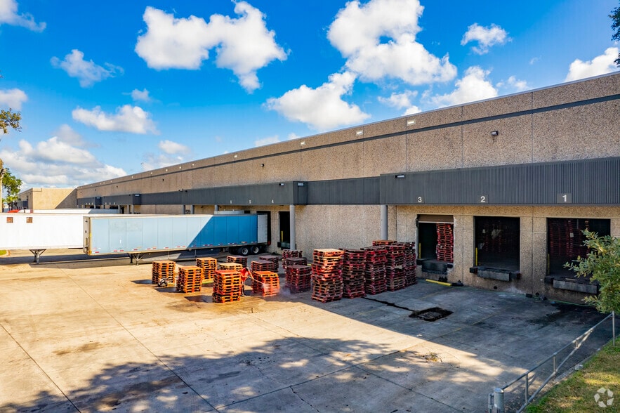 5200-5225 Region Ct, Lakeland, FL à louer - Photo du bâtiment - Image 3 de 11