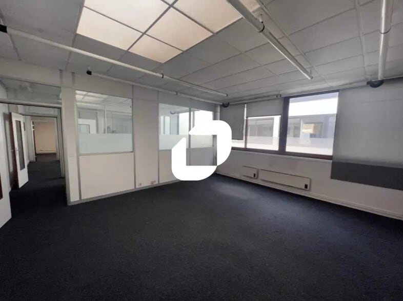 Bureau dans La Madeleine à louer - Photo intérieure - Image 2 de 15