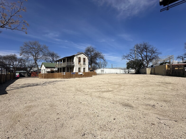 114 Union, San Antonio, TX for lease - Building Photo - Image 3 of 3