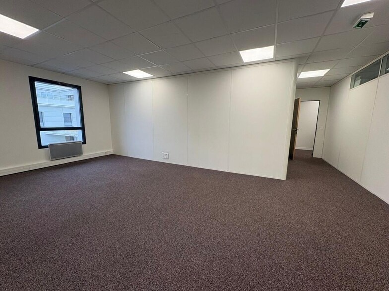 Allée Des Sablières, Croissy-sur-Seine for lease - Interior Photo - Image 2 of 6