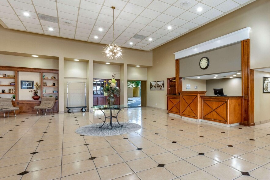 2000 N Main St, Roswell, NM for sale - Building Photo - Image 2 of 9