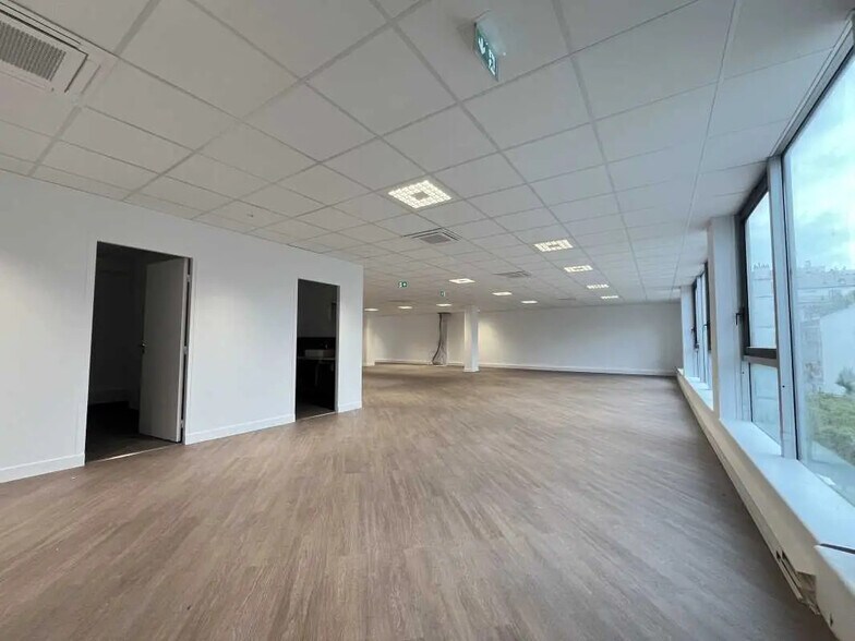 Bureau dans Boulogne-Billancourt à louer - Photo du bâtiment - Image 3 de 10