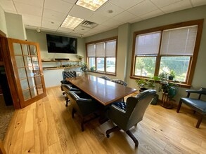 1 Center St, Southington, CT à louer Photo du bâtiment- Image 2 de 9