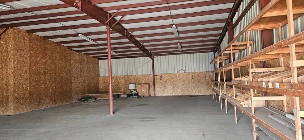 140 E Mill St, Hillsboro, WI for sale - Building Photo - Image 3 of 7