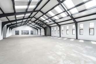 5 Elstree Way, Borehamwood à louer Photo intérieure- Image 2 de 3