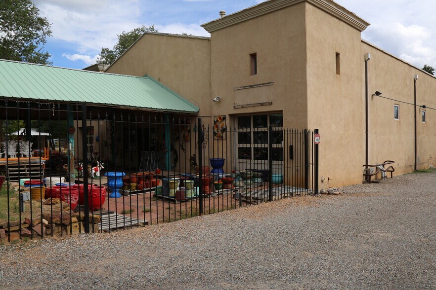 2820 Cerrillos Rd, Santa Fe, NM à louer - Photo du bâtiment - Image 2 de 7
