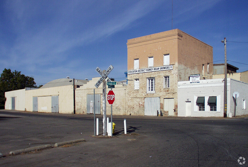 18915 E Front St, Linden, CA for lease - Primary Photo - Image 1 of 4