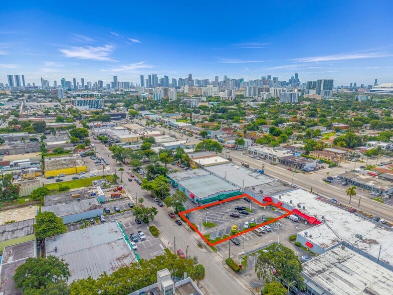 2012 NW 21st st, Miami, FL à vendre - Photo du bâtiment - Image 3 de 4