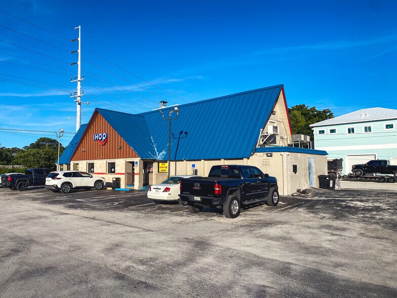 6495 Overseas Hwy, Marathon, FL à louer - Photo du bâtiment - Image 3 de 6