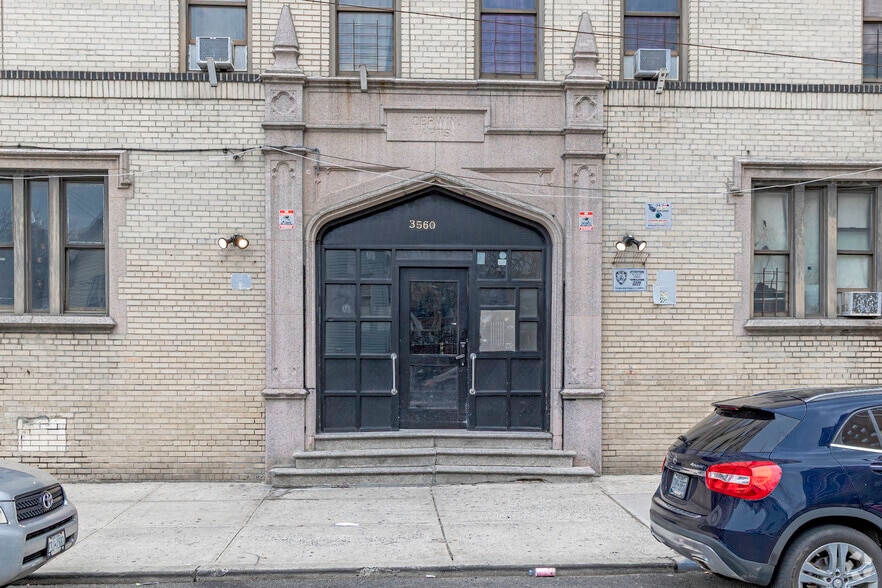 3560 Olinville Ave, Bronx, NY for sale - Building Photo - Image 3 of 13
